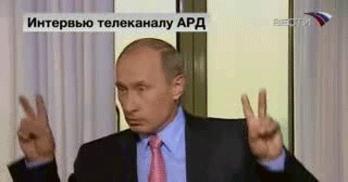 Путин дает интервью и делает прикольный жест
